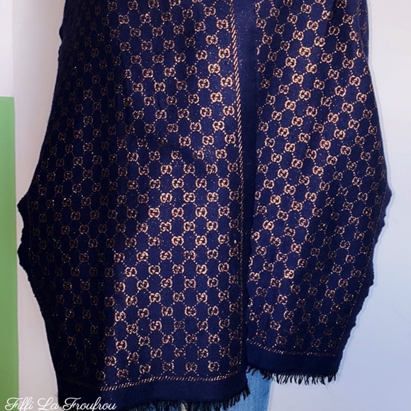 Authentic Gucci scarf - Picture 10 of 16